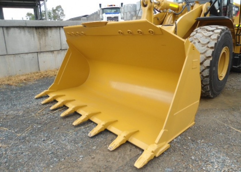 Caterpillar 966H Wheel Loader 1