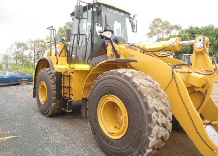 Caterpillar 966H Wheel Loader 3