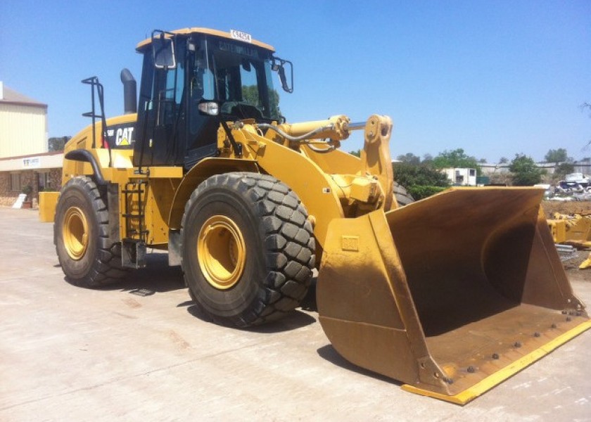 Caterpillar 966H Wheel Loader 1