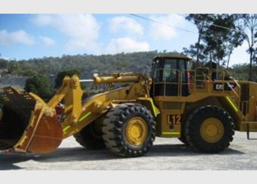 Caterpillar 988H Wheel Loader 1