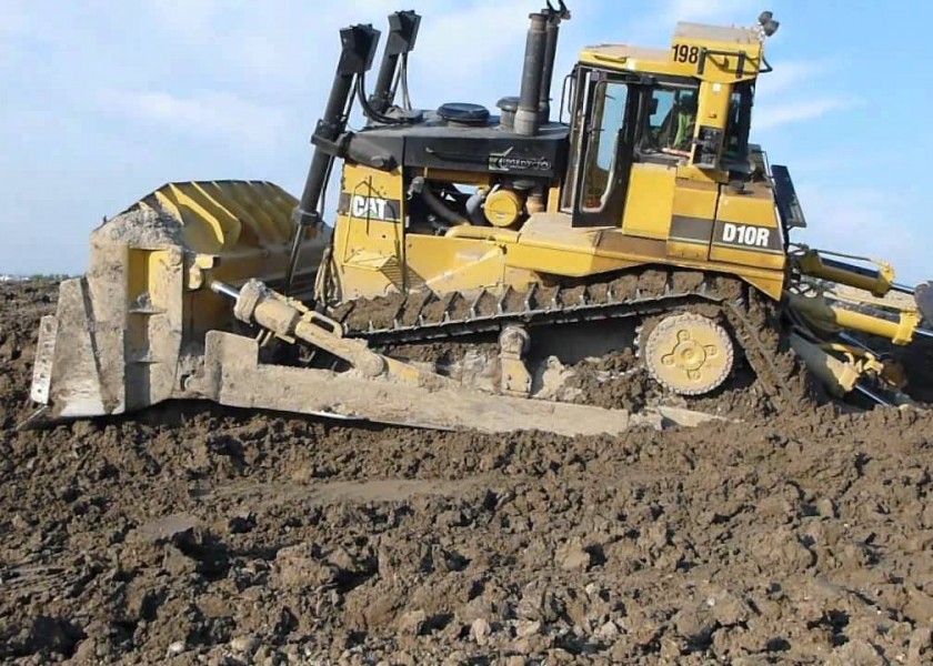 Caterpillar D10R Bulldozer 1