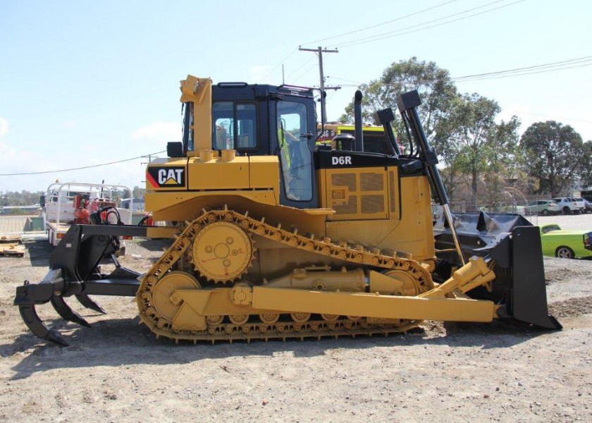 Caterpillar D6-R Dozer 2