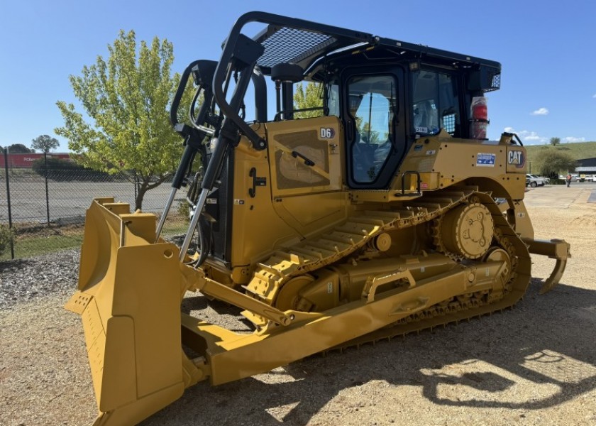 Caterpillar D6 XL  Dozer 3