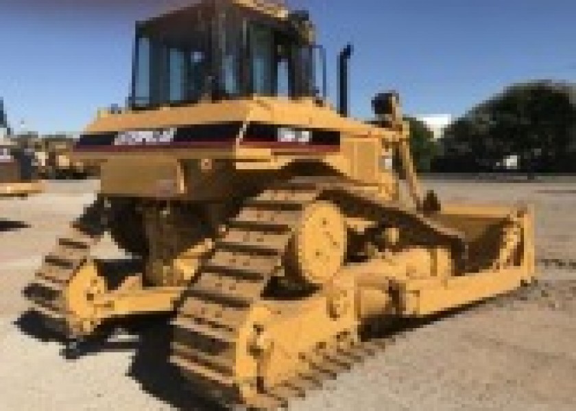 Caterpillar D6H Bulldozer 2