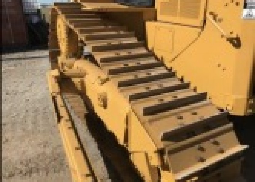 Caterpillar D6H Bulldozer 4