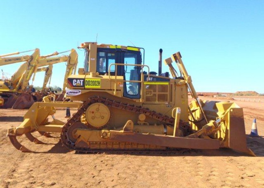 Caterpillar D6T Dozer 1