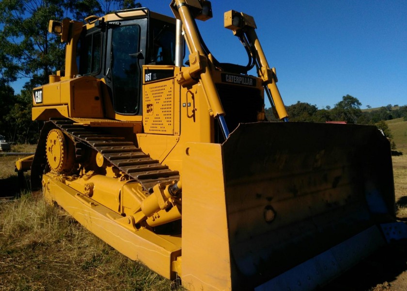 Caterpillar D6T Dozer 3