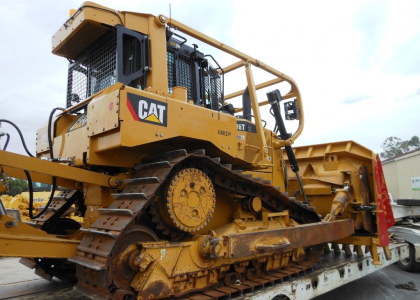 Caterpillar D6T Dozer 2