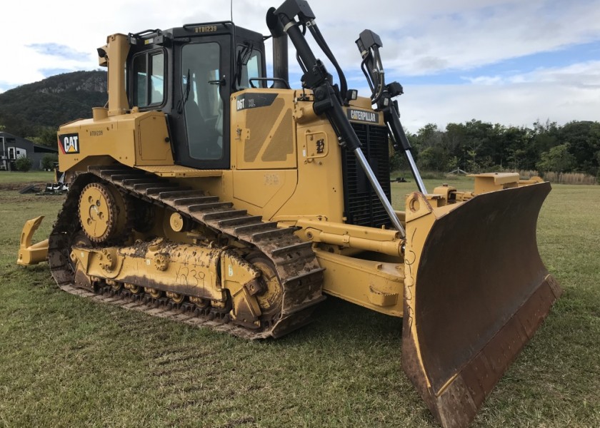 Caterpillar D6T XL Dozer 1