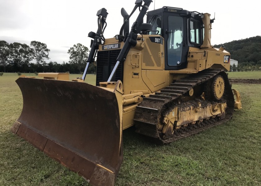 Caterpillar D6T XL Dozer 2