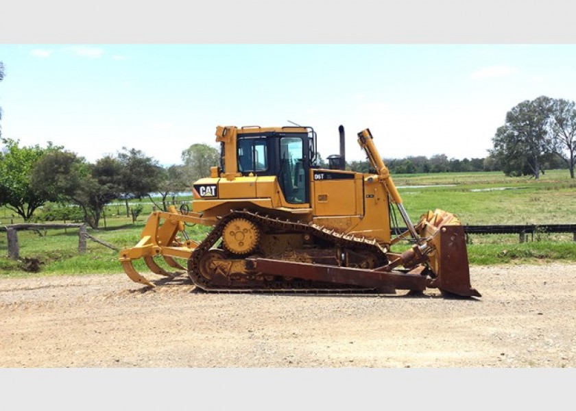 Caterpillar D6TXL Dozer 1