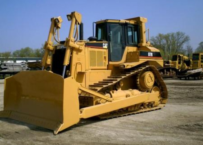 Caterpillar D7R Dozer 1