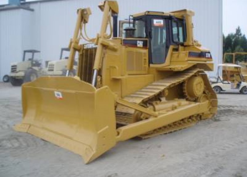 Caterpillar D7R Dozer 1