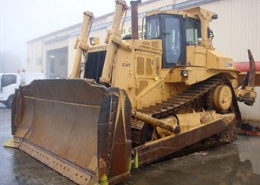 CATERPILLAR D8L Dozer 1