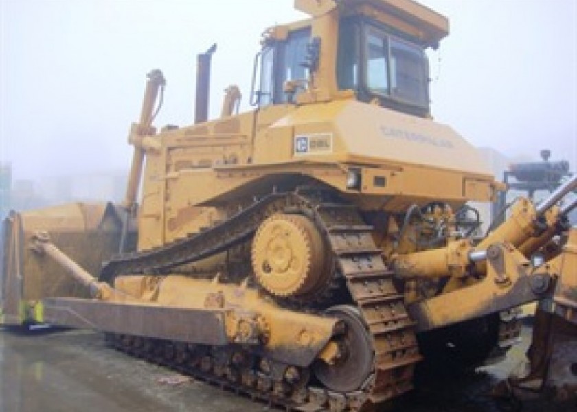 CATERPILLAR D8L Dozer 3