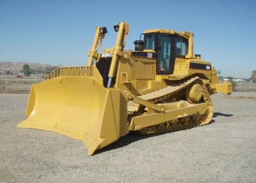 Caterpillar D8R Dozer 1