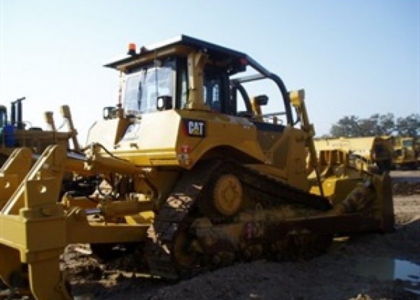 Caterpillar D8T Dozer 2