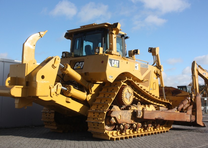 Caterpillar	 D8T Dozer*(GPS) 1