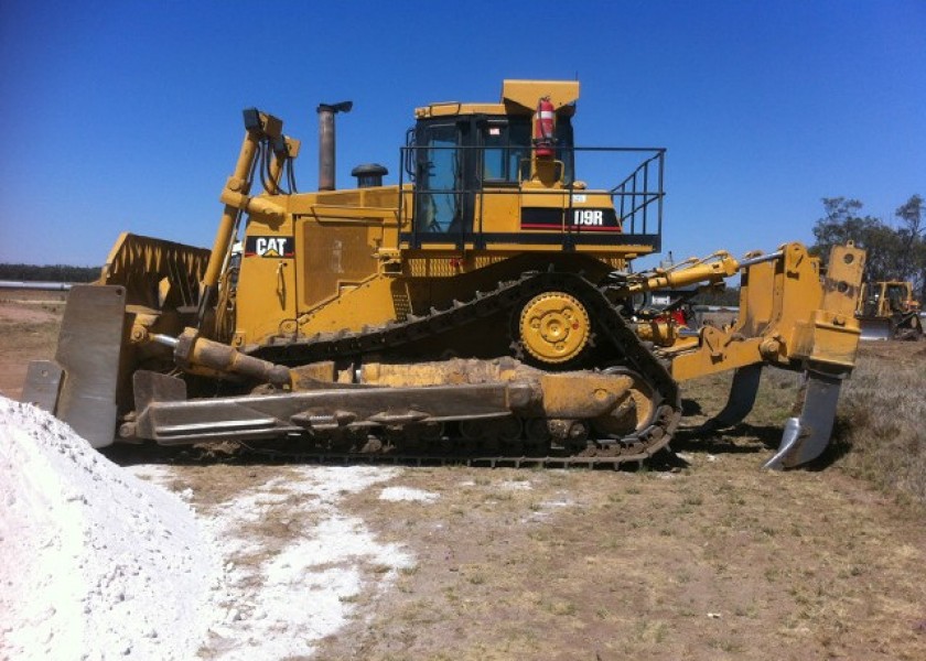 CATERPILLAR D9R DOZER 1