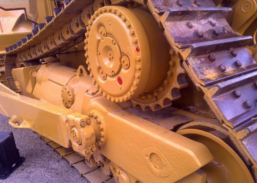 Caterpillar D9R Dozer 3