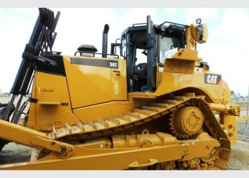 Caterpillar D9T Dozer 1