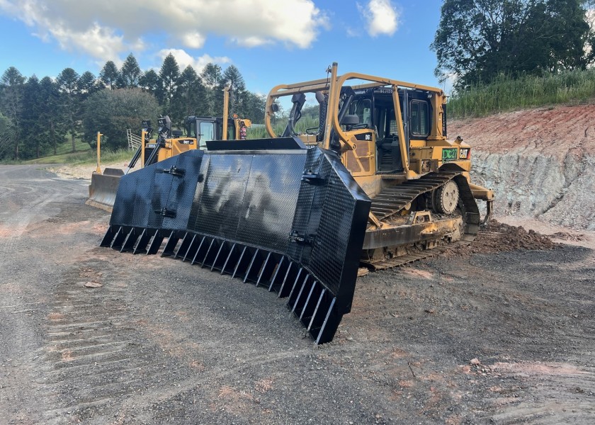 Caterpiller D6T dozers for hire LGP XW and Coventional undercarriages 1