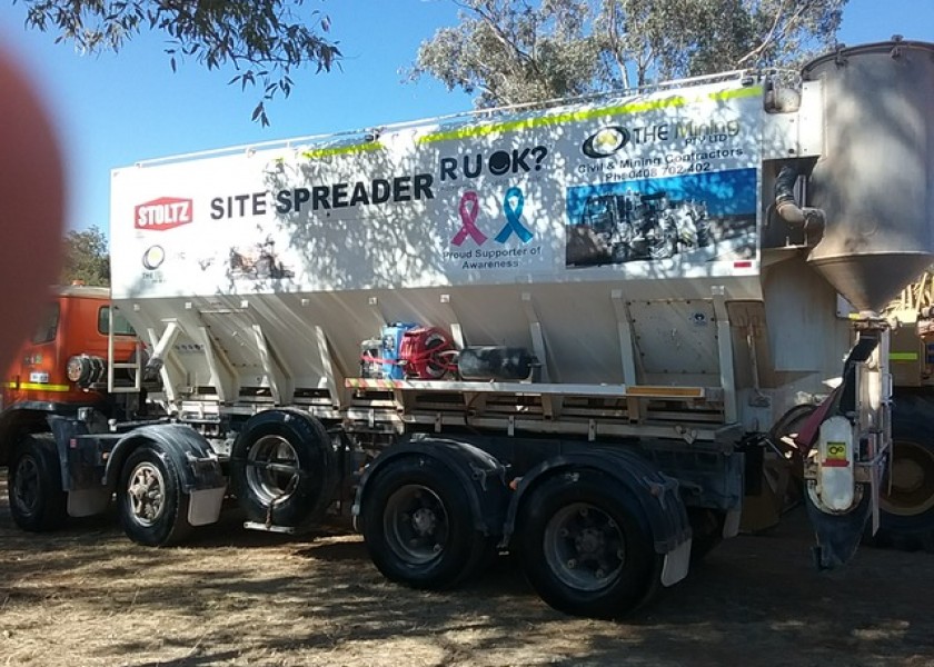 Cement / Lime Spreader Trucks - 20m3 capacity 5