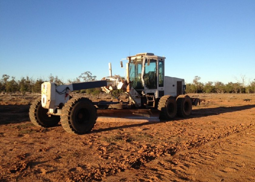 Cobra GR180 Grader 1