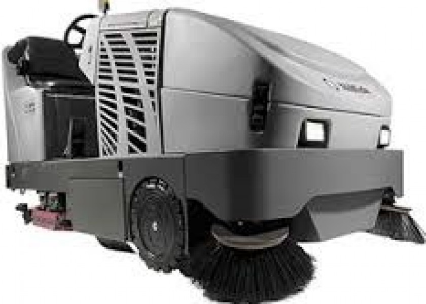 Combination Sweeper Scrubber 1