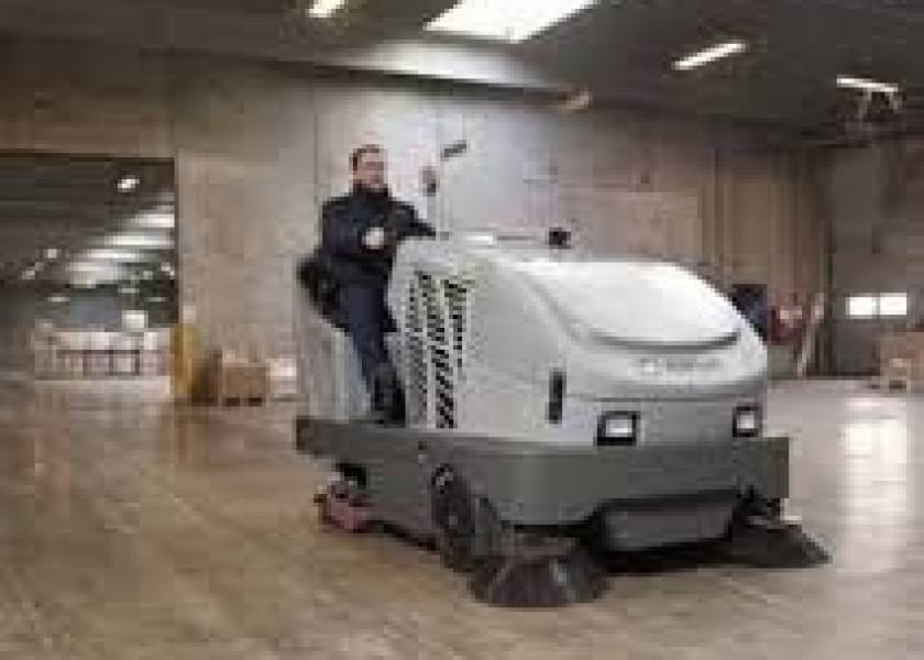 Combination Sweeper Scrubber 2