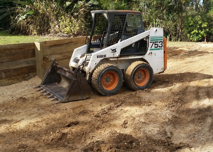Combo 3.3T Excavator + Bobcat & 11.5T Tipper 5