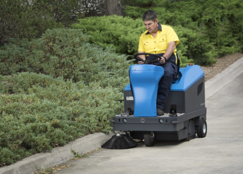 Compact Ride on Sweeper PB110 2