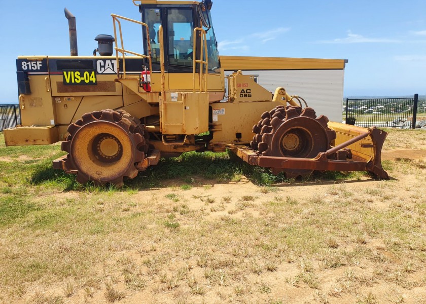 815F CAT Compactor 4