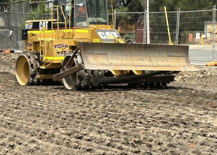 Caterpillar 815F Compactor 1
