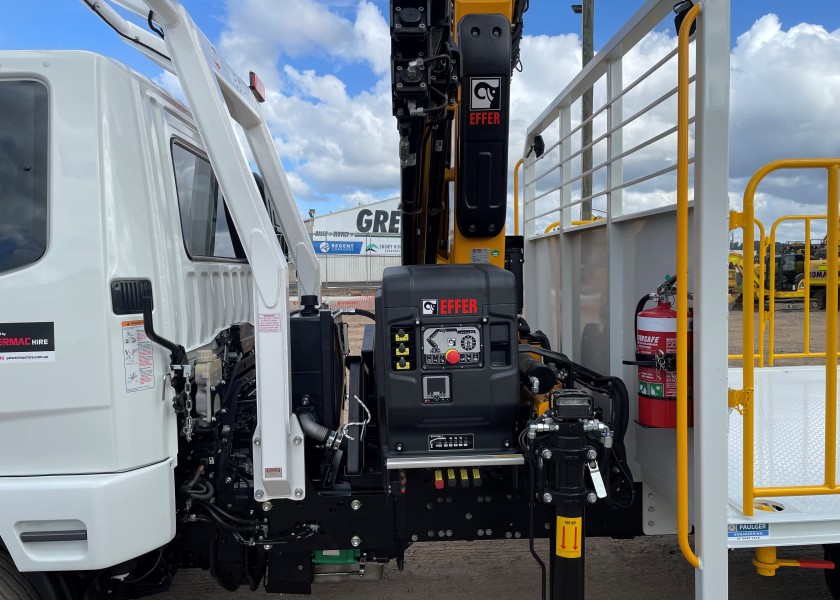 4x2 Crane Truck - mine spec 2