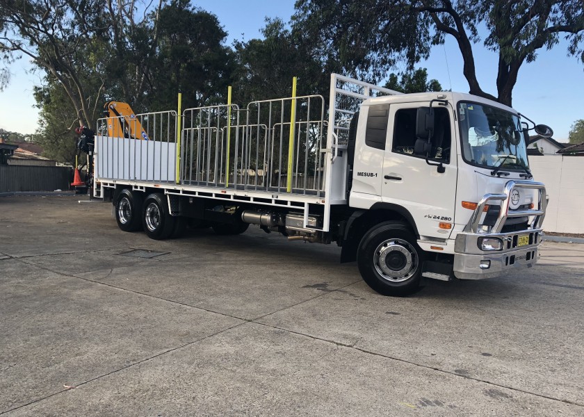 Crane truck hire  2