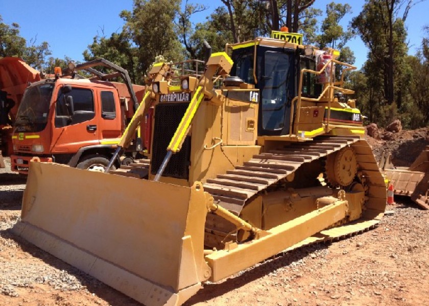 D6-R Series II - Swamp Dozer (LGP) 1