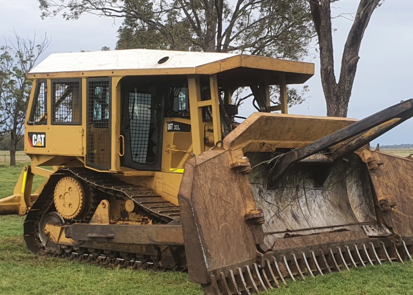 Caterpillar D6T 1