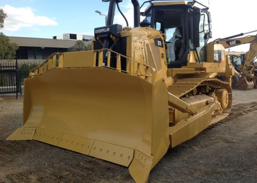 D7E (Electric) Dozer 1