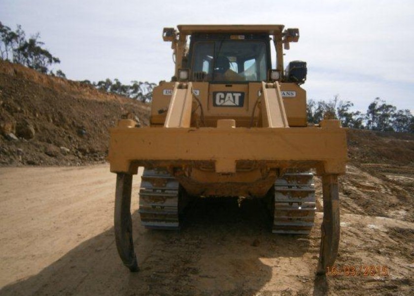 D8 CAT BULLDOZER  4