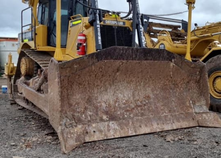 Caterpillar D8T Dozer w/ Trimble GPS 2