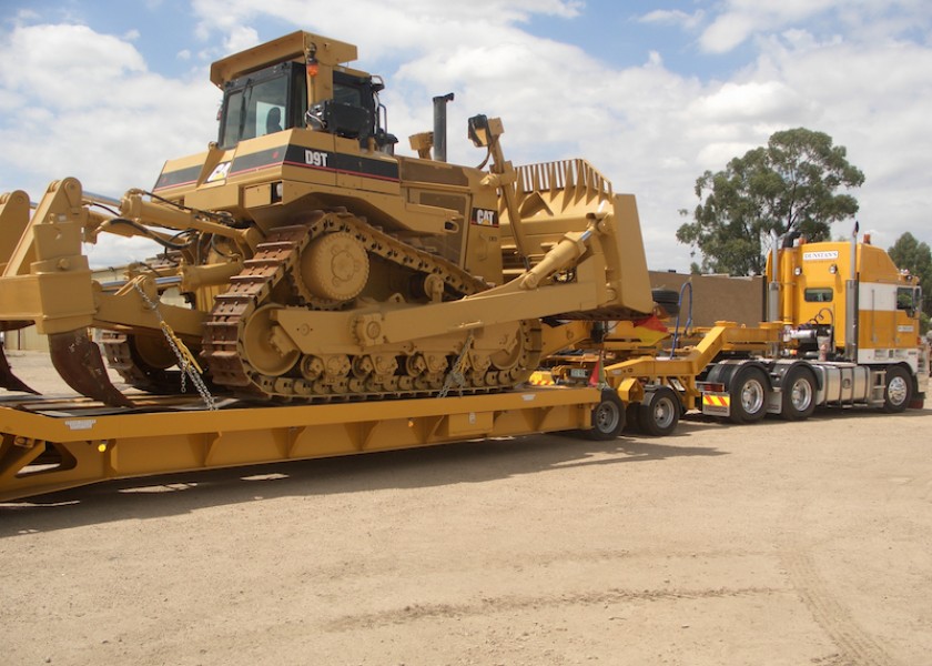 D9 BULLDOZER x7 5