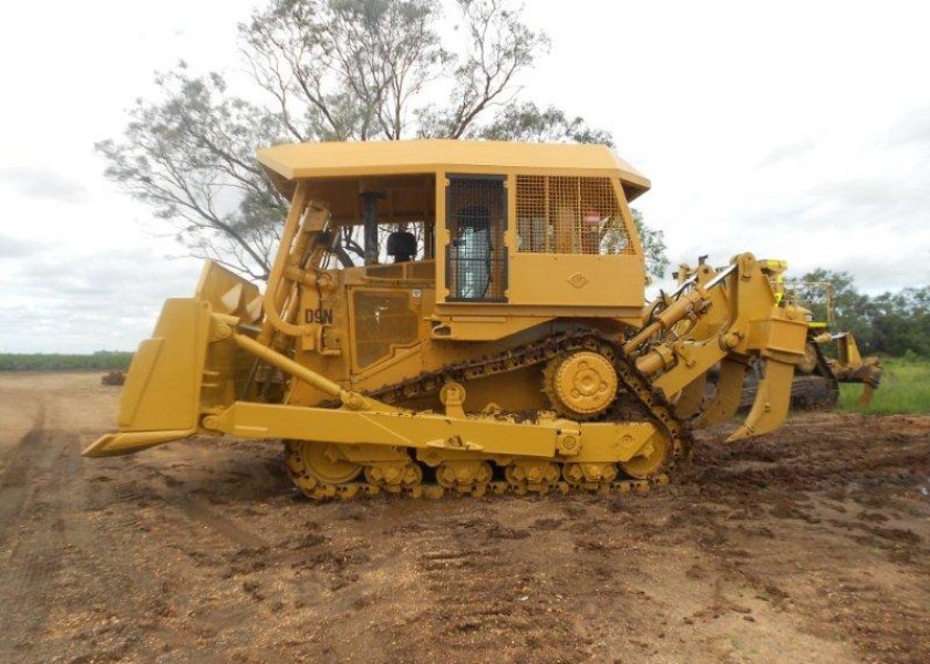 D9N Caterpillar Dozer 3