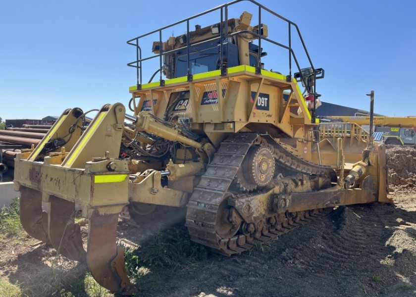 D9T CAT Dozer 1