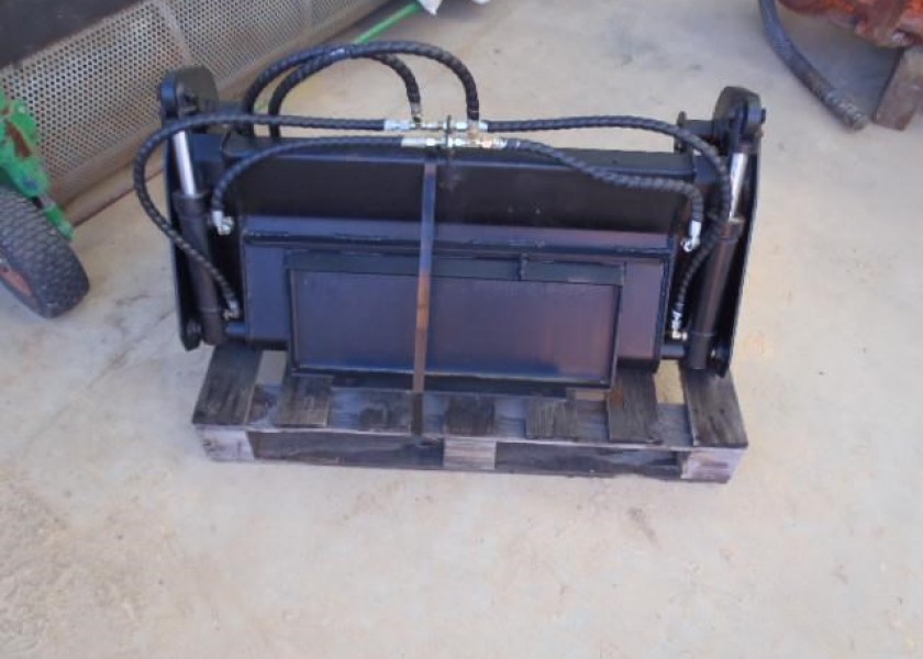 Dingo 4 in 1 Bucket 3