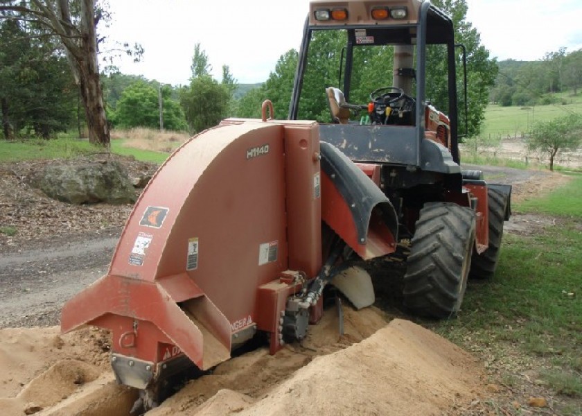 Ditch Witch RT115 Rock Saw 4