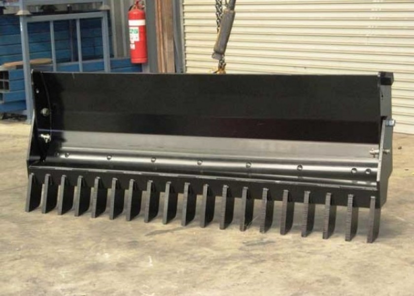 Dozer Blade / Stick Rake 1