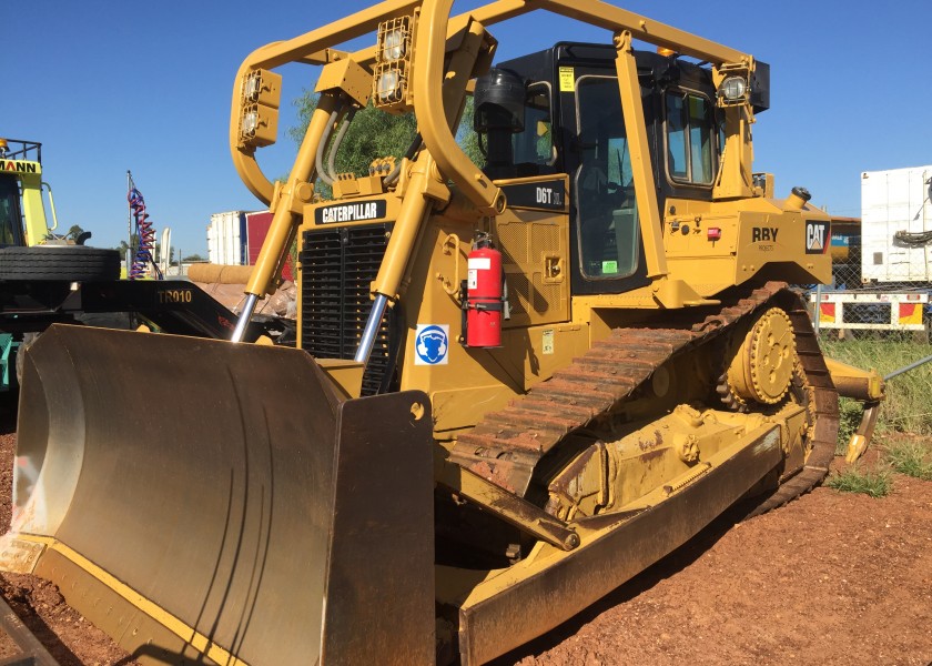 Dozer D6T XL 1