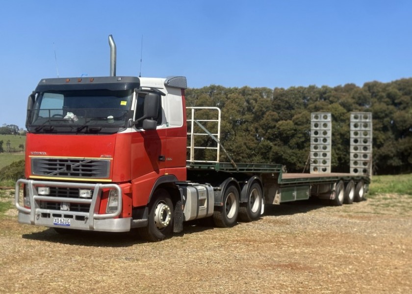 Truck & Drop Deck Trailer w/ramps 1