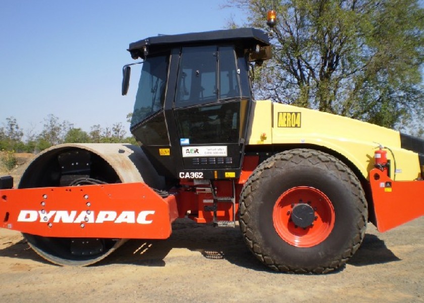 DYNAPAC 14 TONNE ROLLER 2